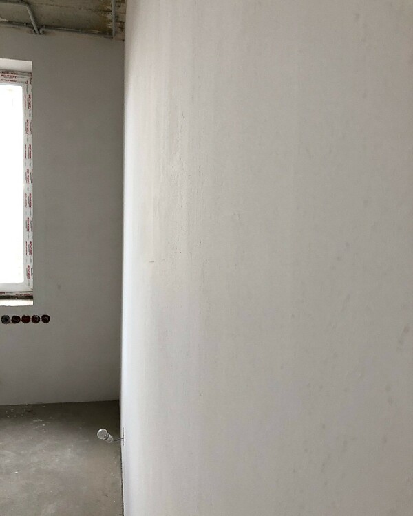 Чтобы насладиться результатом, нужно всего лишь покрасить ровную, загрунтованную, высушенную стену